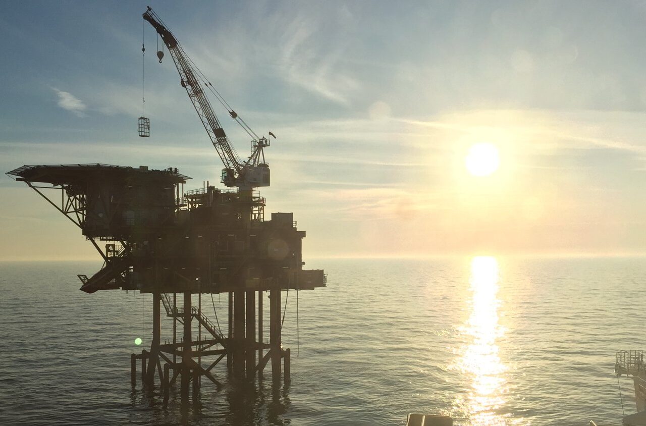 LTE offshore crane L11b-A by Enersea